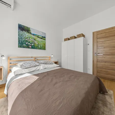 Grey Luxe Apartment *